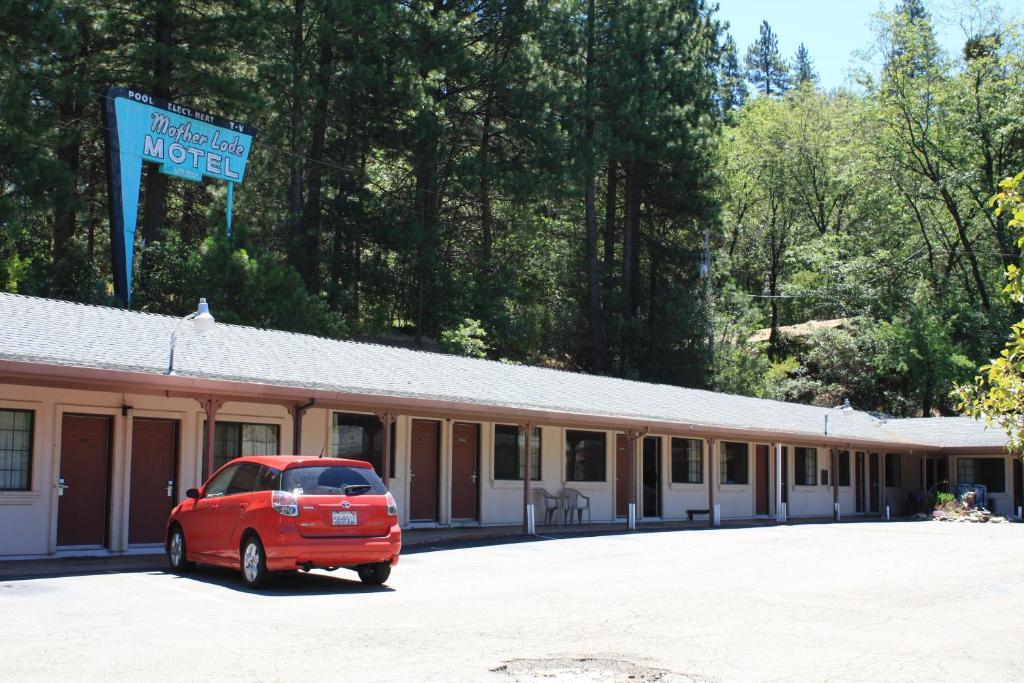 Mother Lode Motel Плейсървил Екстериор снимка