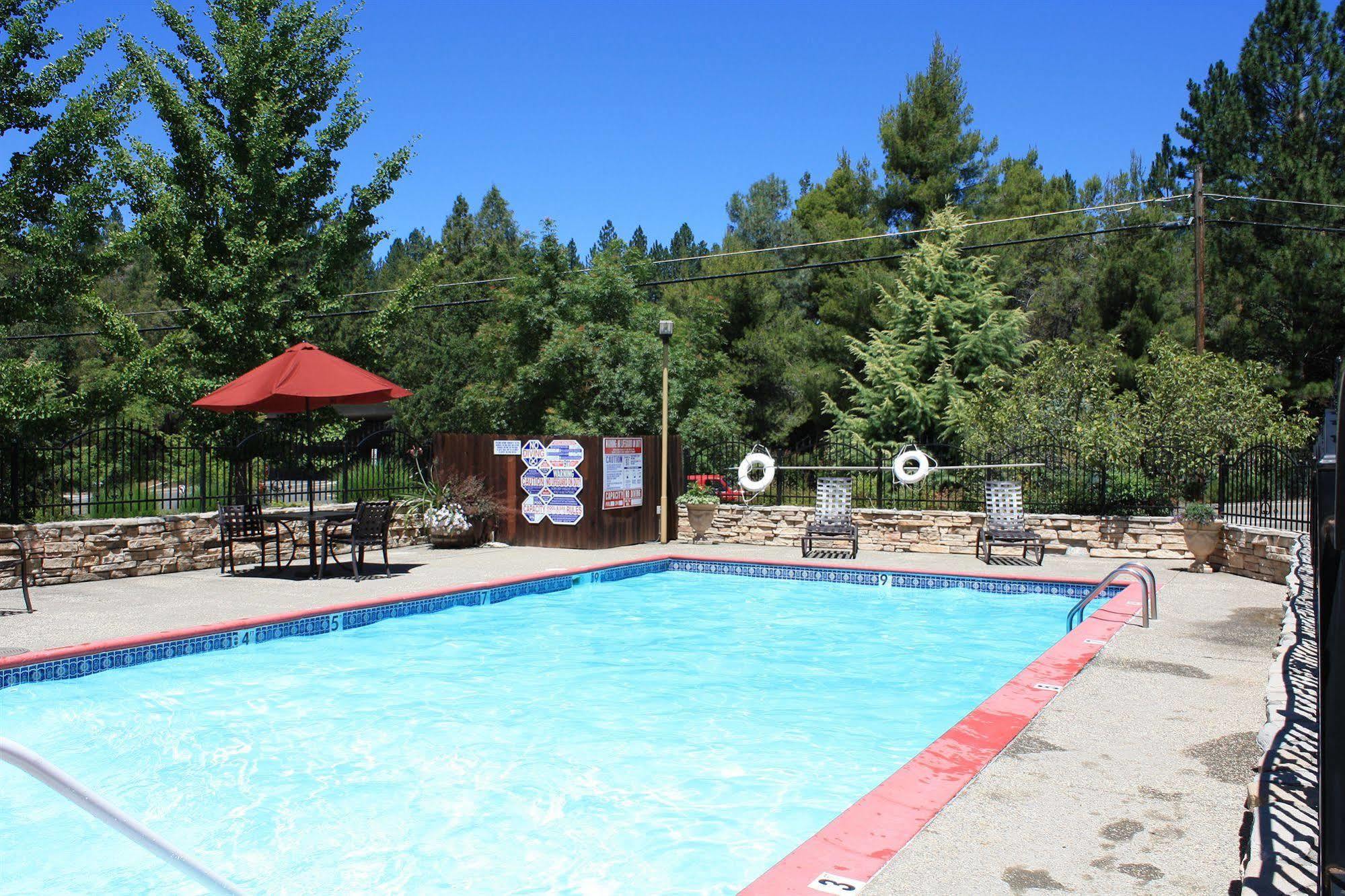 Mother Lode Motel Плейсървил Екстериор снимка